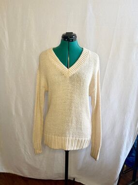 Victoria's Secret PINK cream colored V-Neck Pullover Sweater